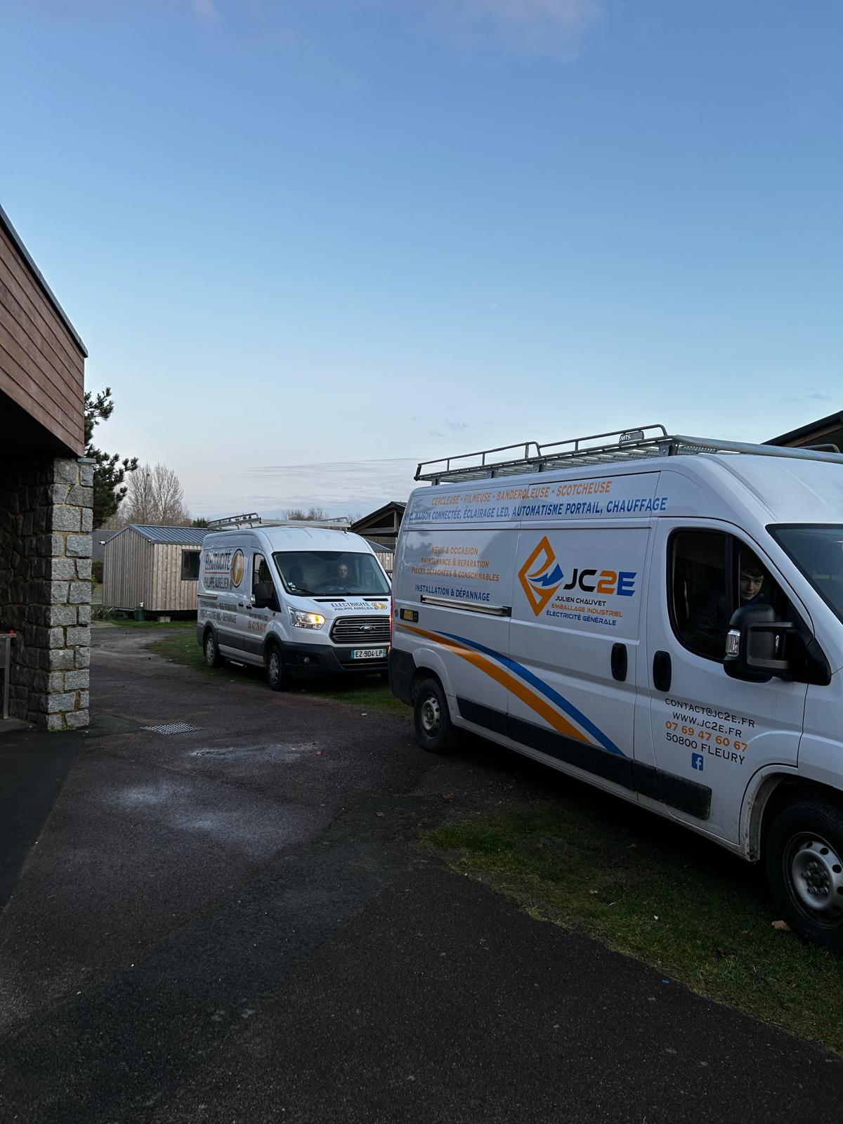 Camionnettes JC2E pour interventions maintenance Grand Ouest